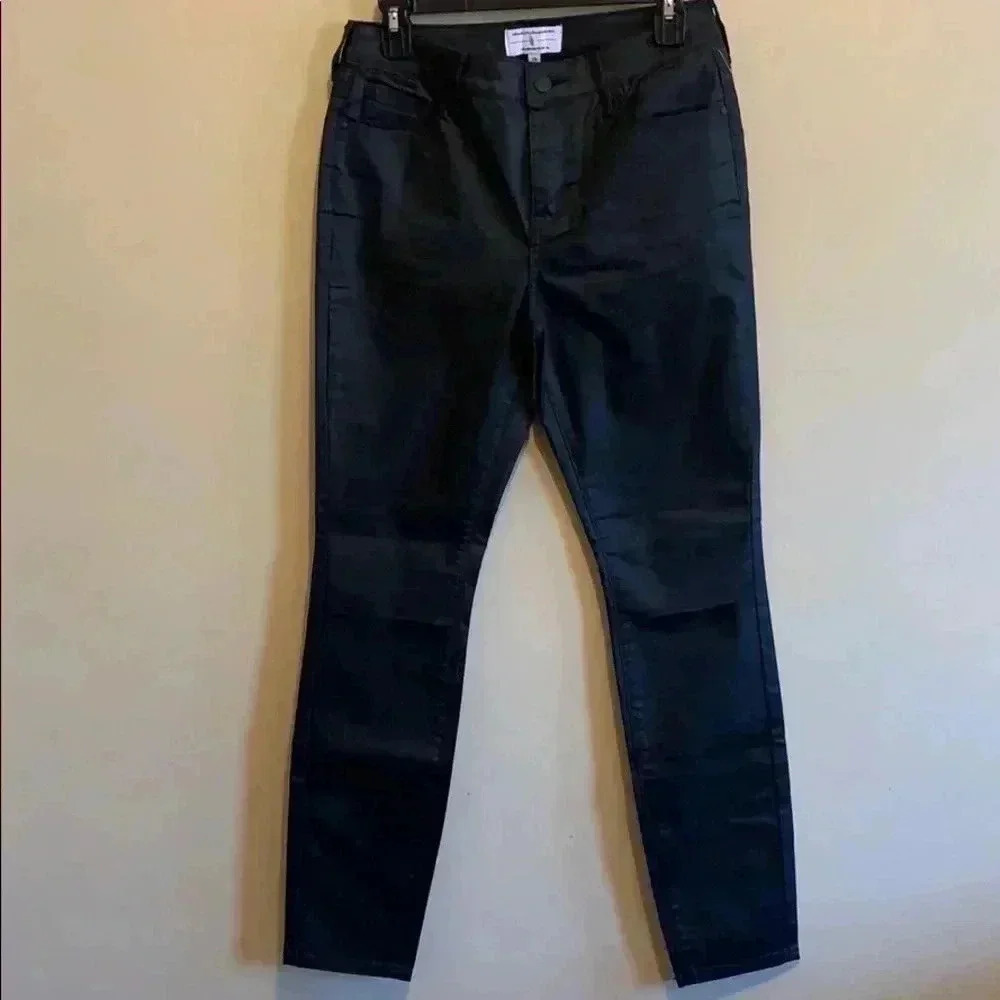 Kendall and Kylie women’s jeans.